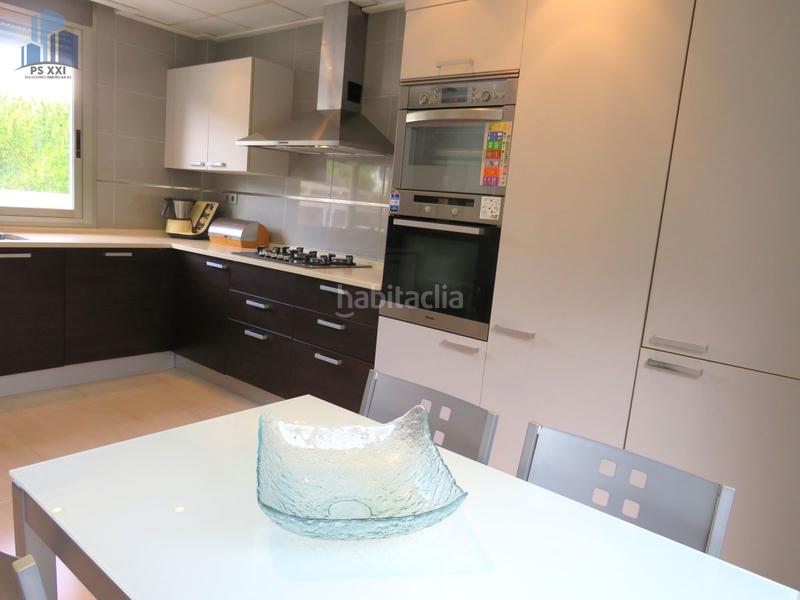 Foto 33e38282-359b-4bbf-b43e-394074bfd6fe. Chalet  en venta en grao, 4 dormitorios. en Burriana