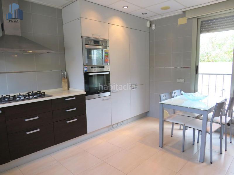 Foto 3c9ab49b-c8a5-43f0-ba17-80cc2a47da0a. Chalet  en venta en grao, 4 dormitorios. en Burriana