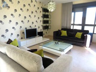 Miete Etagenwohnung  De la universidad. Piso en alquiler en u.j.i, 3 dormitorios.