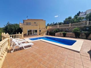 Xalet a Coloma. Chalet independiente en la nucía, con piscina y vistas