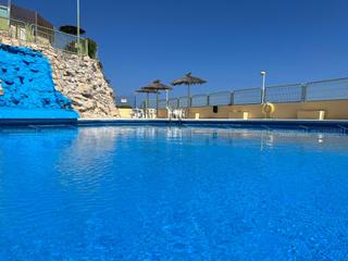 Pis a Playa Poniente. Apartamento con vistas al mar en la cala de benidorm