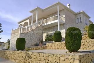 Xalet a Coloma. Chalet independiente en coloma