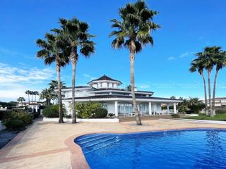 Chalet in Pueblo-Ubanizaciones. Villa en alfaz del pi