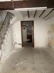 Masia a Calle larga 3. Casa a reformar entera incluida estructura y tejado.