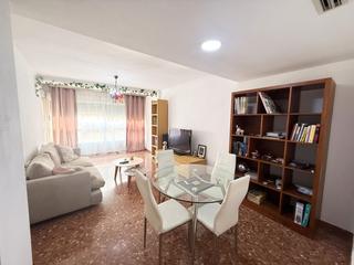 Appartement  Carrer benimaclet 14. Amplia vivienda con garaje y trastero