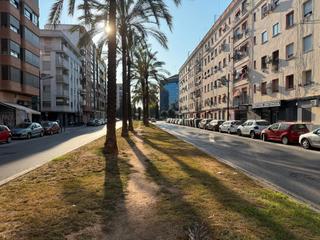 Pis  Carrer dels sants just i pastor 7. Inversión junto a mestalla...