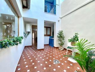 Casa  Calle de planells 39. Un sueño a tu alcance...