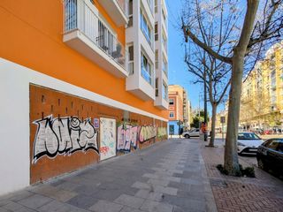 Lloguer Local Comercial a Calle de cuenca tramoyeres 16. Tu nuevo negocio comienza aquí.