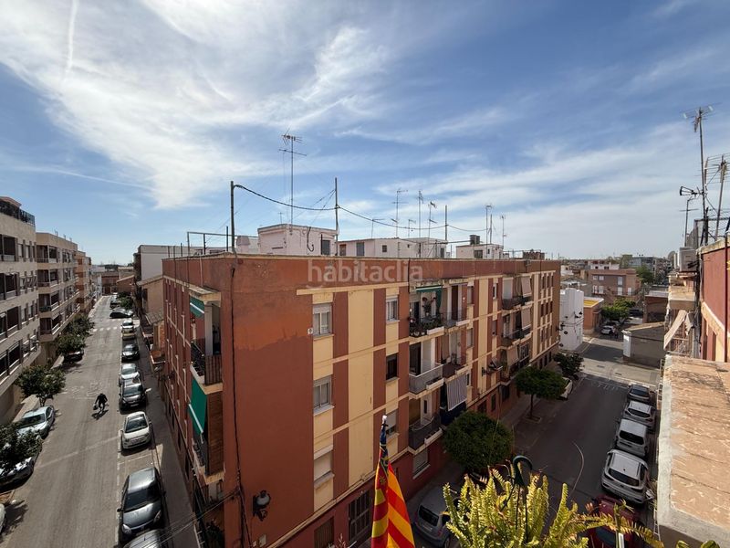 Foto 3c5d4d0f-c6ee-46ff-ac23-c5e3d1a41f74. Pis a calle comandant marti a Albalat dels Sorells