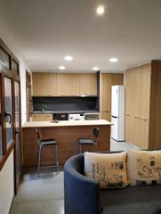Semi detached house in Manlleu. Casa adosada en venta en manlleu