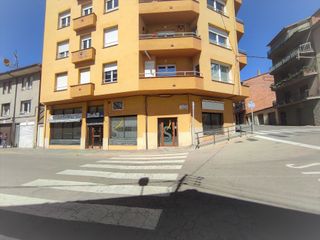 Alquiler Local Comercial en Torelló. Local comercial en alquiler en el barrio de montserrat