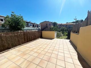 Flat in Sant Pere de Torell. Piso en venta en sant pere de torello con terraza y jardn