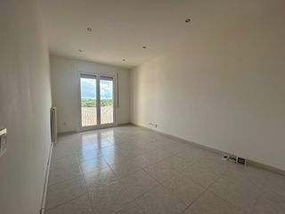 Etagenwohnung in Torelló. Piso en venta de segunda mano en el barrio de montserrat