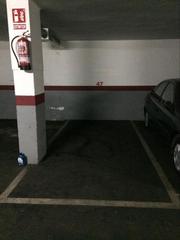Aparcament cotxe a Carrer de santa teresa 3. Plaza de parking en zona centro