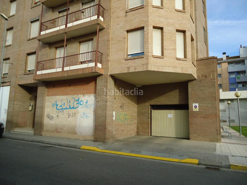 Foto bd11dacc-6cbb-4b0a-92f6-16a6c5c62a69. Parking coche junto a las clarisas en Monzón