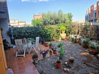 Xalet a Corbins. Casa adossada a corbins