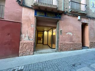 Local Comercial a Monzón. Calle san antonio, centro de la población