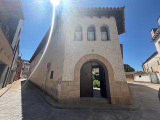 Xalet a Pueyo de Santa Cruz. Calle torno, junto al ayuntamiento