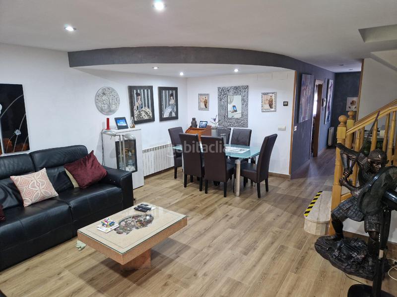 Foto dcffa913-2797-4b56-aa80-413732356692. Chalet casa adosada en Alcoletge