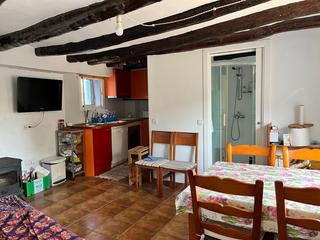 Chalet à Barbastro. Cregenzan  núcleo de la población
