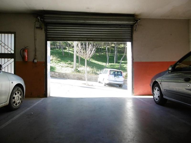 Foto 264d6a2a-eba0-4033-b9f1-5f9c8fb74d0d. Autoparkplatz in Monzón