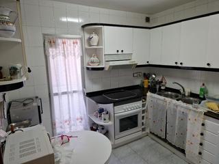 Pis a Joc de la Bola - Camps d'Esports. Junto a humbert torres