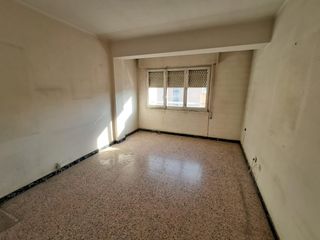 Flat in Instituts-Universitat. Junto a bisbe ruano