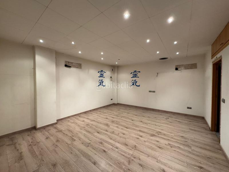 Foto 966a8d30-8a8d-465b-a1b0-592deb299fd2. Location local commercial dans Marianao Sant Boi de Llobregat