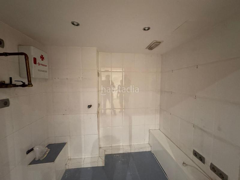 Foto c1a78531-e18d-4b50-bf83-f45ecbc03291. Location local commercial dans Marianao Sant Boi de Llobregat