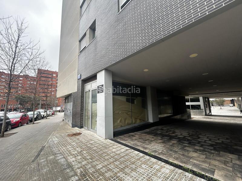 Foto f4ceddb2-f718-4074-b4d5-420f96d9f92e. Location local commercial dans El Pedró Cornellà de Llobregat