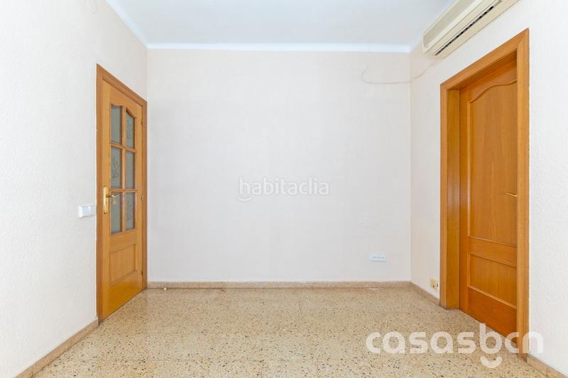 Foto 90cd6787-d470-4ac7-b744-5f7617d9c98f. Piso vivienda en crta. santa creu de calafell en Centre-Estació Gavà