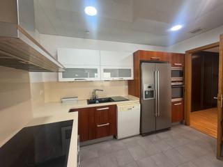 Miete Etagenwohnung in Diagonal-Colomeres. Planta baja con terraza en el centro de gavà  contactar por what
