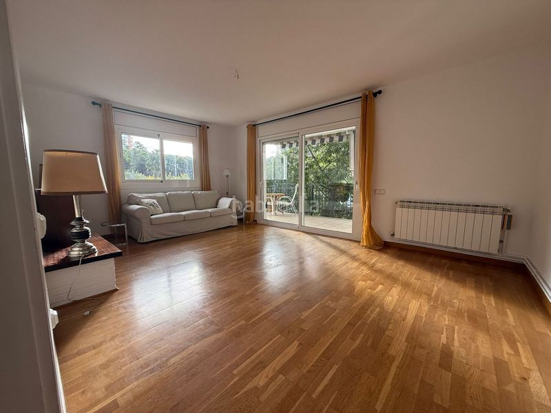 Foto 752b3d0e-85e6-47e0-8215-fd081817958c. Casa amb calefacció aparcament piscina a El Poal Castelldefels