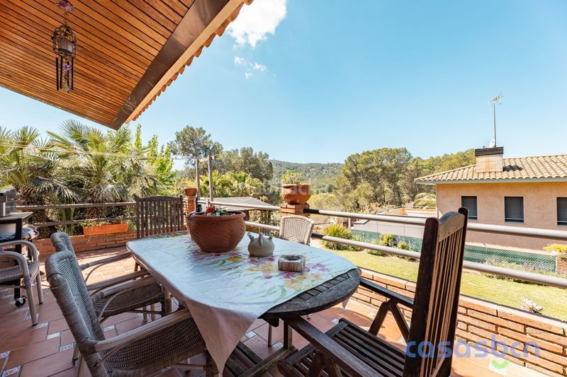 Foto 5a095e41-5126-4ff0-9edc-89608f976b7b. Casa amb calefacció piscina a Begues