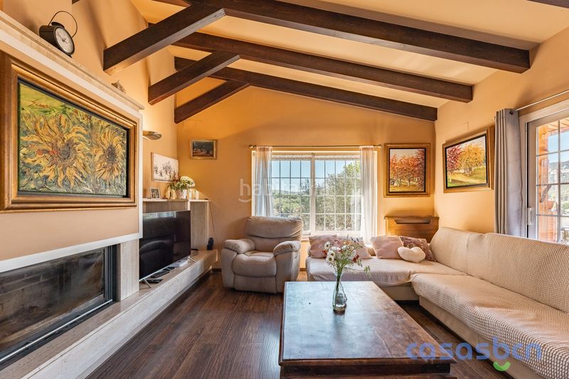 Foto 8564da58-abc3-4839-a010-e0ccd43e1354. Casa amb calefacció piscina a Begues