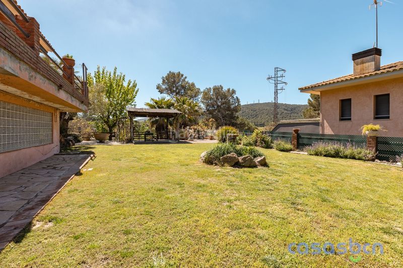 Foto a0b03418-29e2-4ca1-9f80-5d6599318257. Casa amb calefacció piscina a Begues