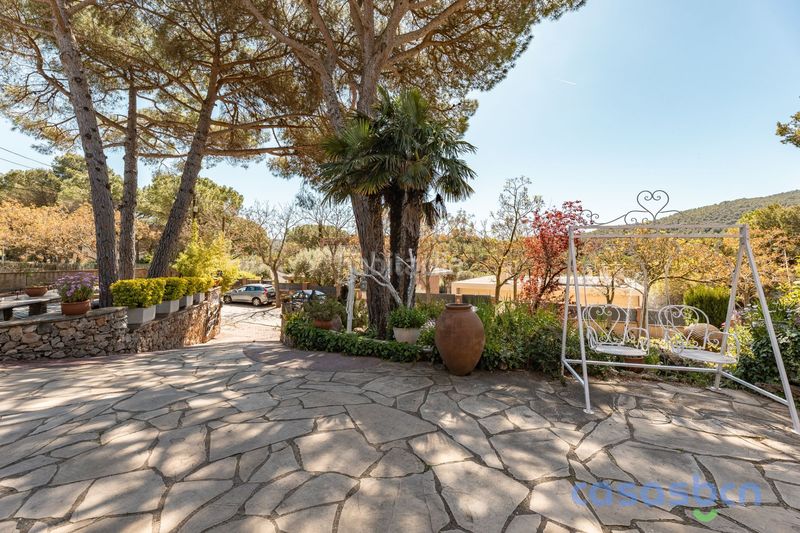 Foto c434bbe4-af83-4ba0-a945-98217d8fe314. Casa amb calefacció piscina a Begues