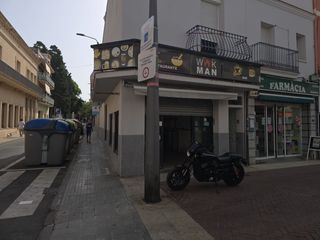 Alquiler Local Comercial en Centre-Estació. Negocio en traspaso