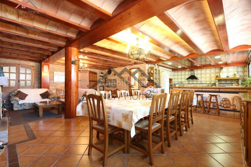 Foto 8859ec5c-c666-423a-9df7-cc6d34d1db86. Chalet vive la exclusividad y el confort en esta magnífica vivienda independiente. en Benaguasil