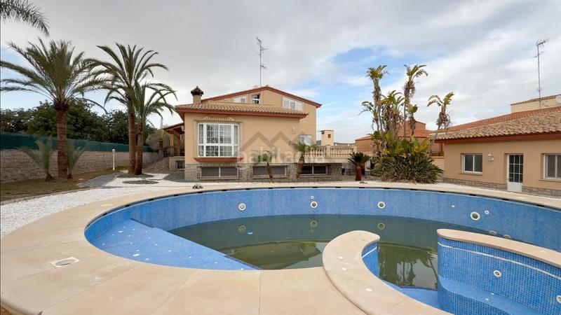 Foto 9d144fda-8127-456d-8b9c-27c1a60ab7f1. Chalet vive la exclusividad y el confort en esta magnífica vivienda independiente. en Benaguasil