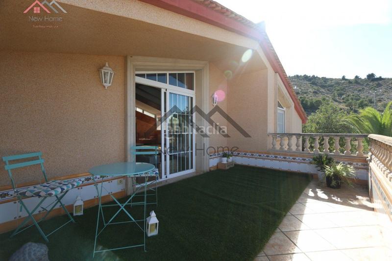 Foto a85b8085-de97-4ffc-9da4-496945ca0a49. Chalet vive la exclusividad y el confort en esta magnífica vivienda independiente. en Benaguasil