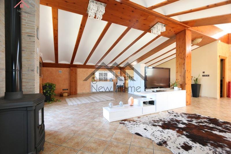 Foto a89d27f1-a77d-46d3-a524-52c421b445a3. Chalet vive la exclusividad y el confort en esta magnífica vivienda independiente. en Benaguasil