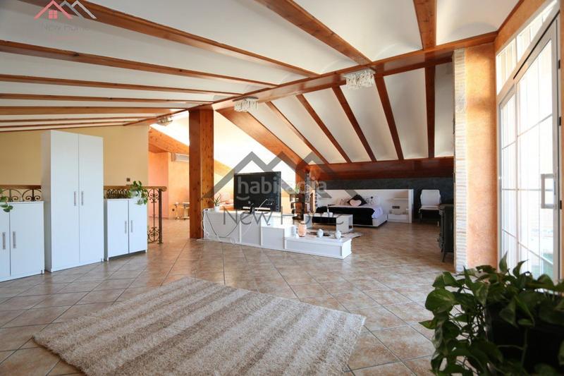 Foto ad624340-56d0-454b-9f54-6c7d6a0b05c7. Chalet vive la exclusividad y el confort en esta magnífica vivienda independiente. en Benaguasil