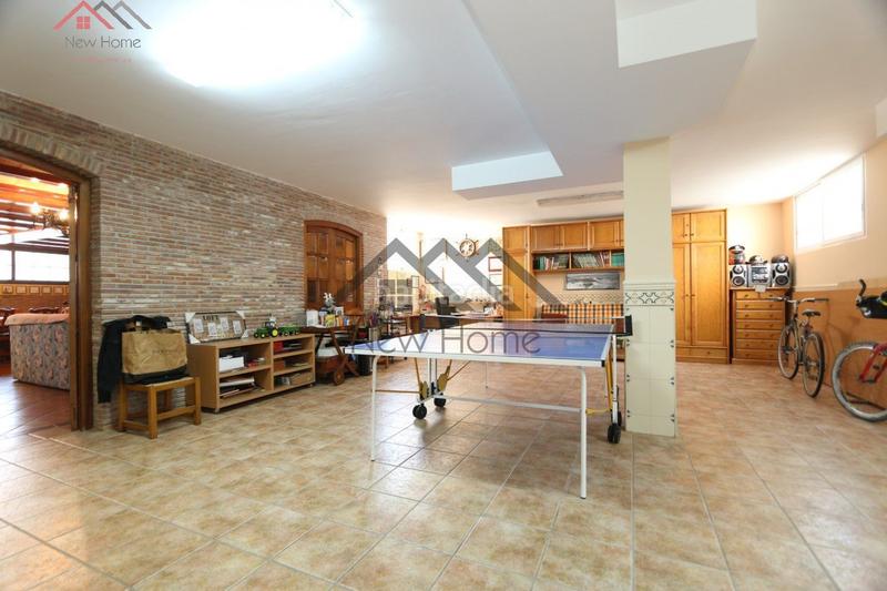 Foto c8457836-b55d-47ac-92a6-5d0c39fc85bf. Chalet vive la exclusividad y el confort en esta magnífica vivienda independiente. en Benaguasil