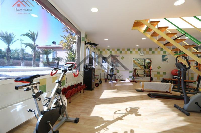 Foto f4927abe-cd46-4710-9614-ba772997efaa. Chalet vive la exclusividad y el confort en esta magnífica vivienda independiente. en Benaguasil
