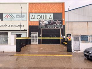 Business premise in Calle fray luis amigo 33