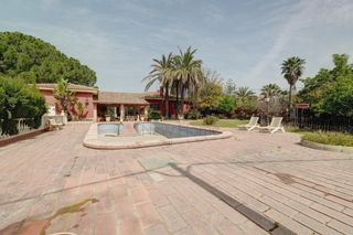 Chalet in Rascanya. Villa exclusiva en montecolorado  la pobla de vallbona