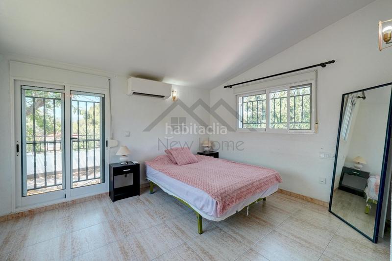 Foto b2efe983-887a-4a5c-97bd-06ba5a3b061f. Chalet con riscaldamento parcheggio piscina in Vilamarxant