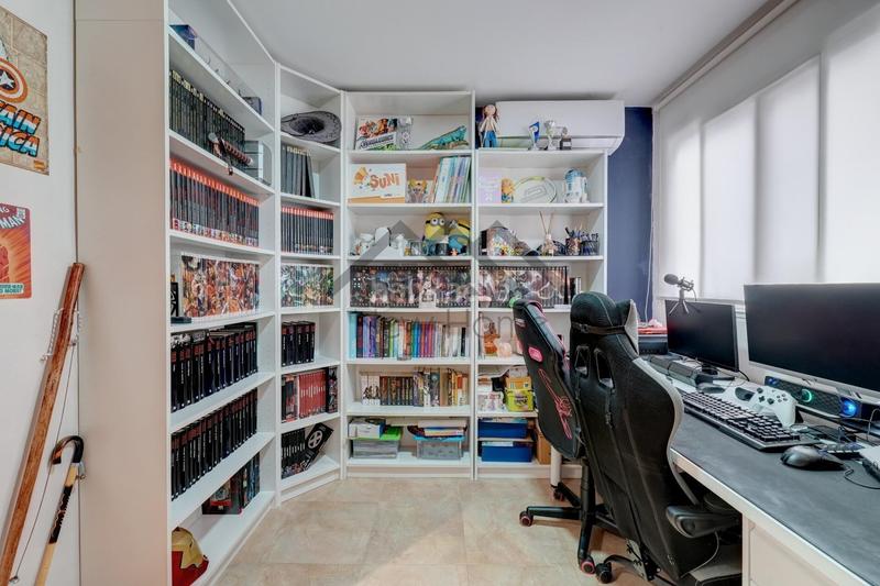 Foto 7005c973-a1ca-478b-9f3e-07841141baaf. Duplex in Núcleo Urbano Pobla de Vallbona (la)