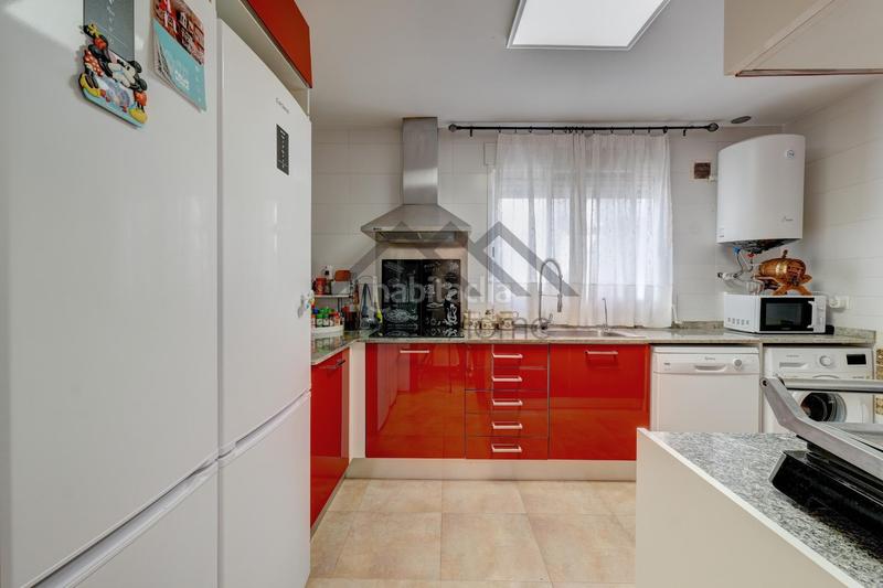 Foto b37e2d3b-542e-4194-a0cd-214ab26f7c33. Duplex in Núcleo Urbano Pobla de Vallbona (la)
